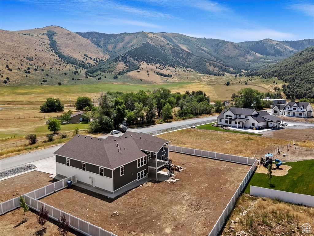 Drone / aerial view featuring a mountain view