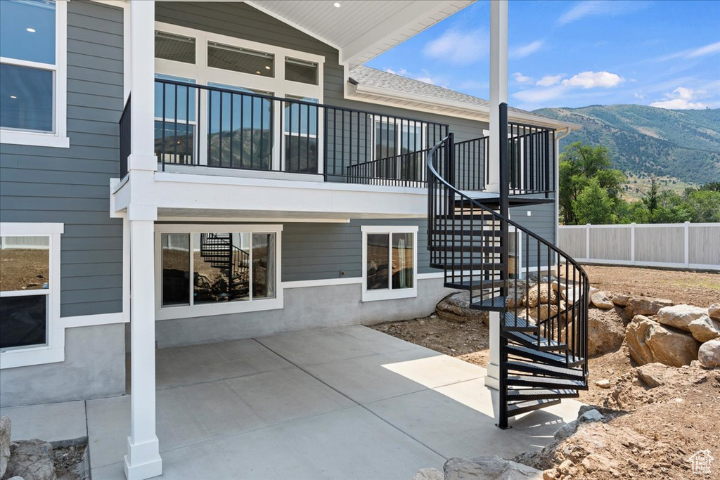 View of patio / terrace featuring a mountain view