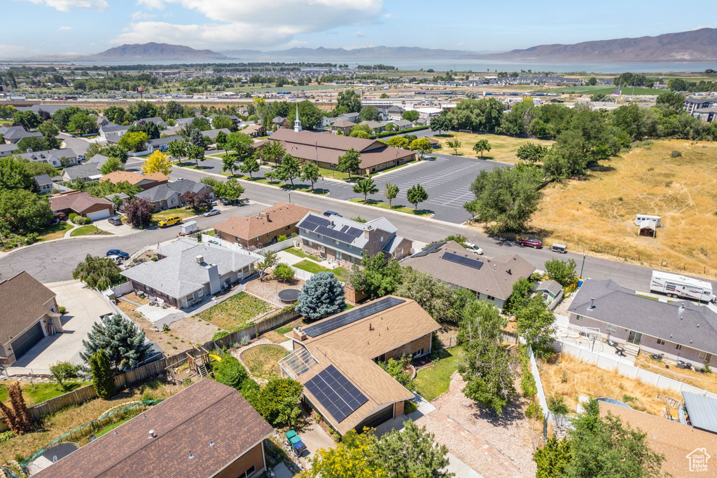 Bird's eye view with a mountain view