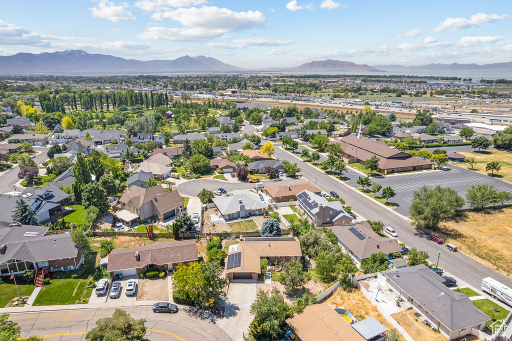 Drone / aerial view featuring a mountain view