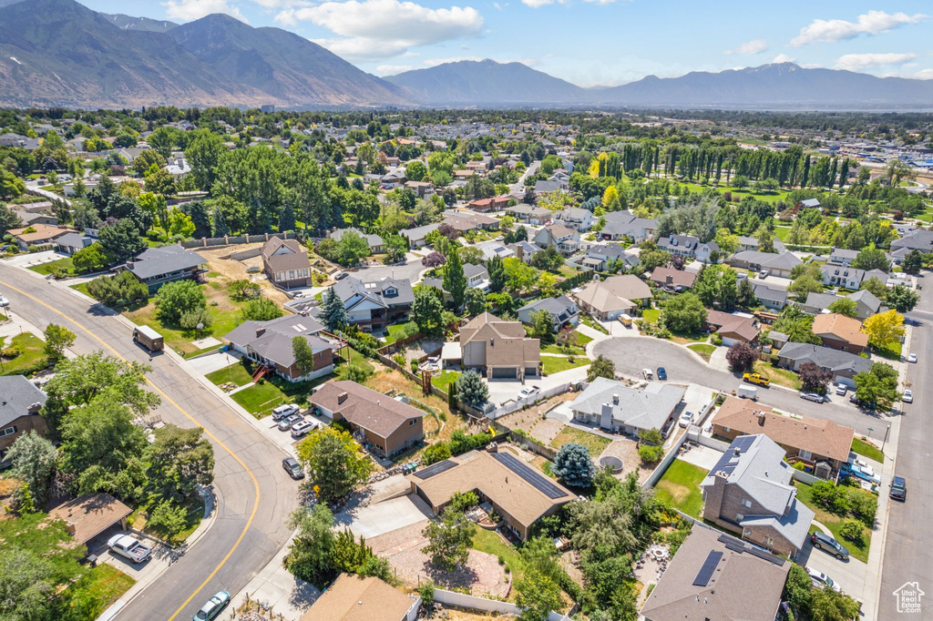 Bird's eye view with a mountain view