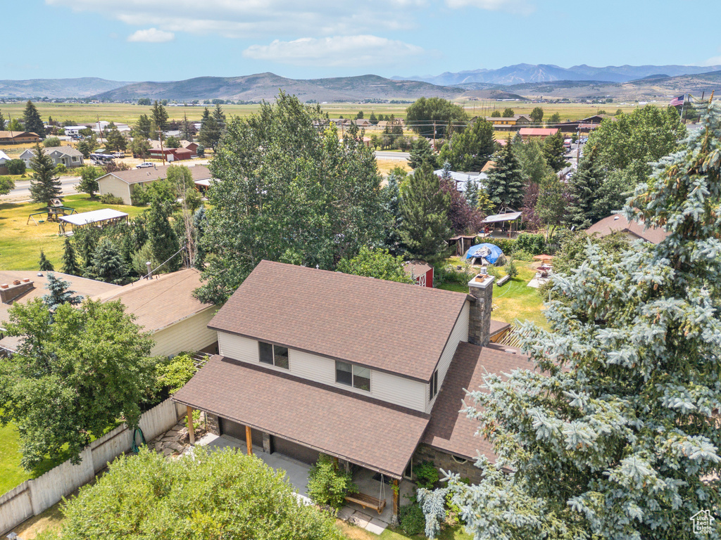 Aerial view with a mountain view