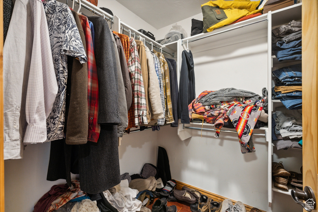 View of walk in closet