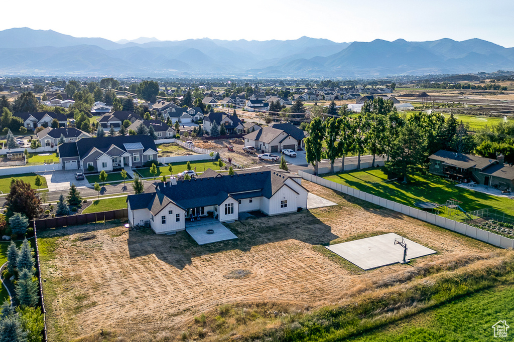 Drone / aerial view featuring a mountain view