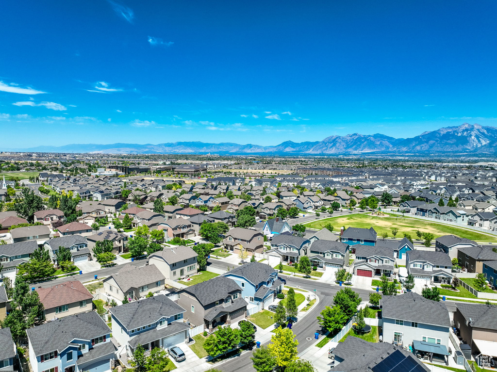 Drone / aerial view featuring a mountain view