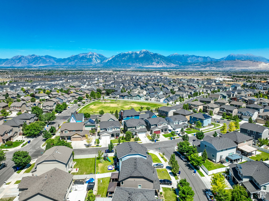 Bird's eye view featuring a mountain view