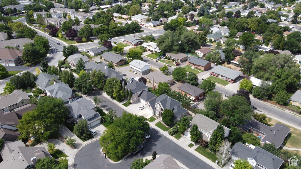 Birds eye view of property