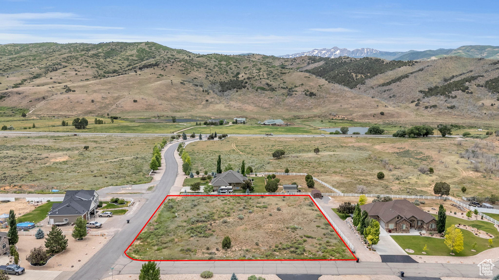 Drone / aerial view featuring a mountain view