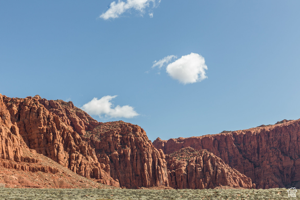 View of mountain feature