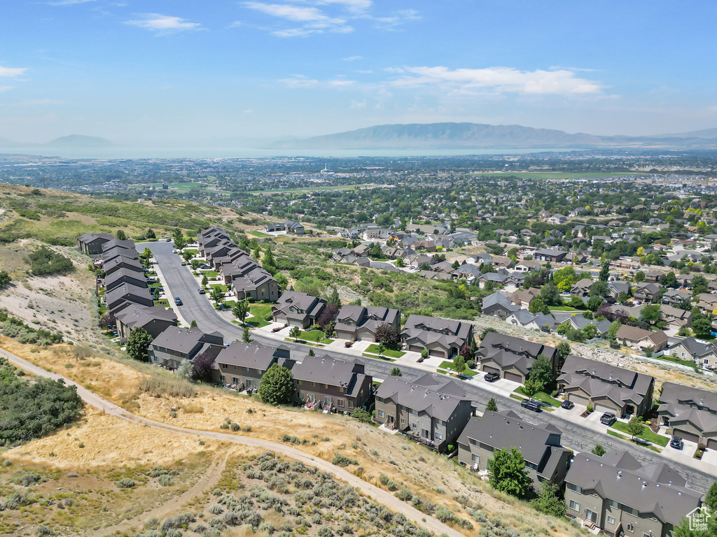 Aerial view with a mountain view