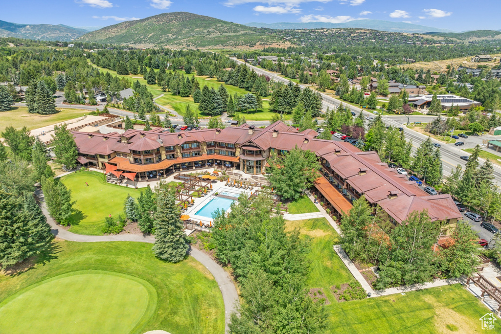 Aerial view with a mountain view