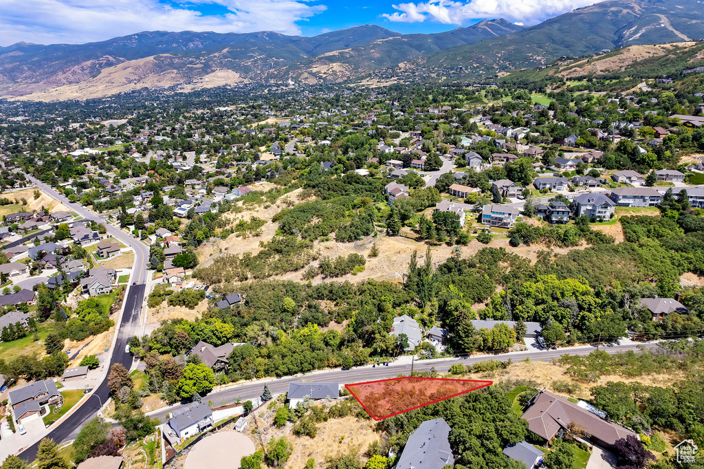 Drone / aerial view featuring a mountain view