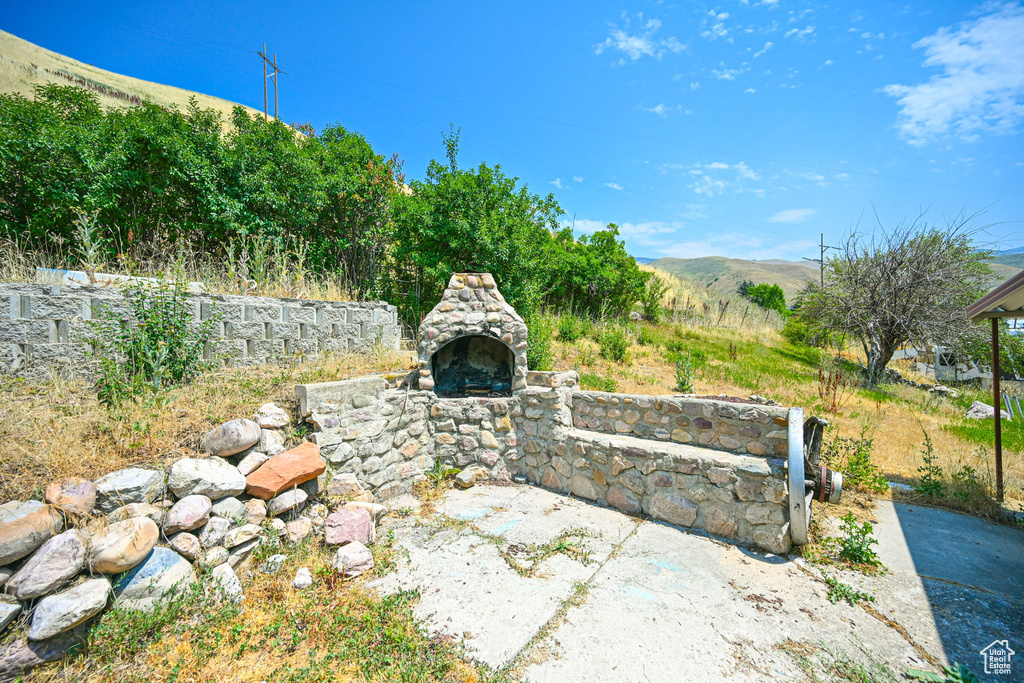 View of patio / terrace featuring a mountain view