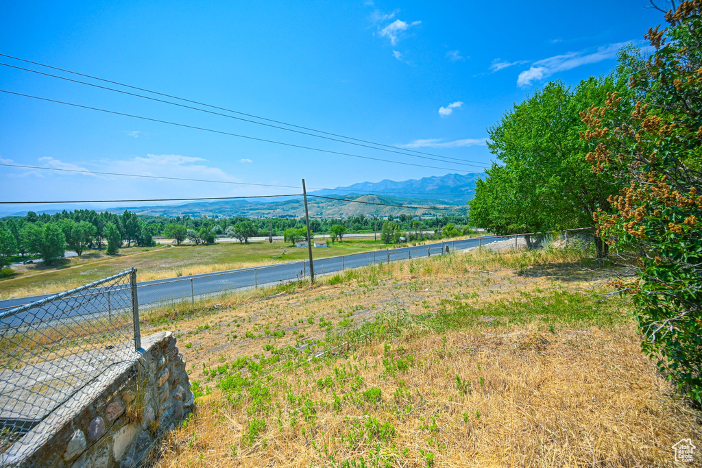 View of yard featuring a mountain view