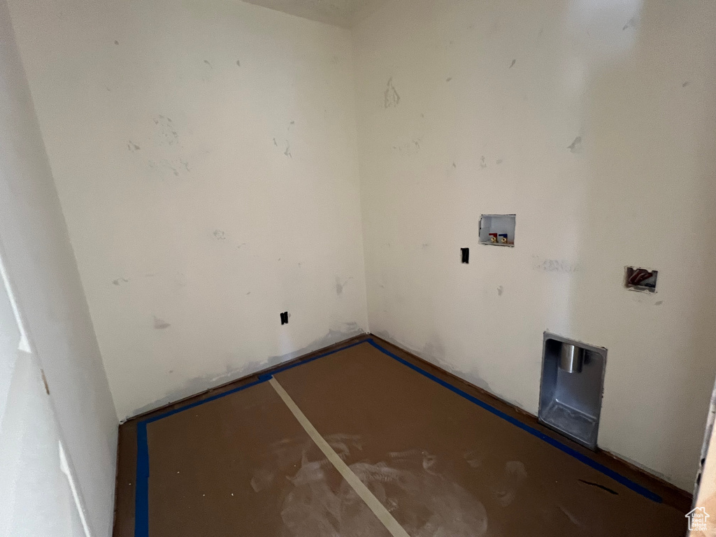 Laundry room with washer hookup