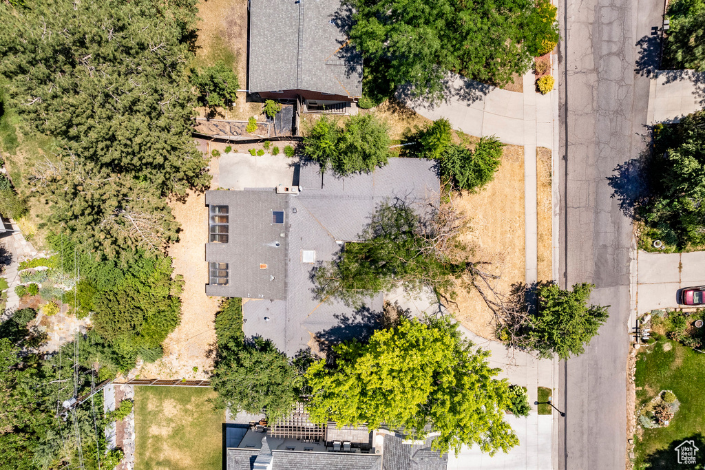 Birds eye view of property