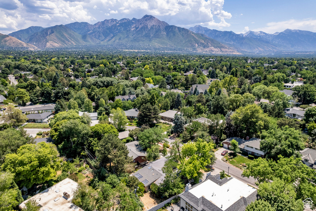 Bird's eye view featuring a mountain view