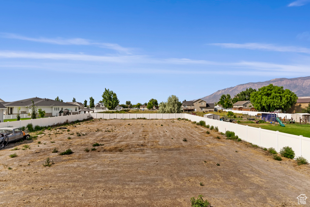 View of yard featuring a mountain view