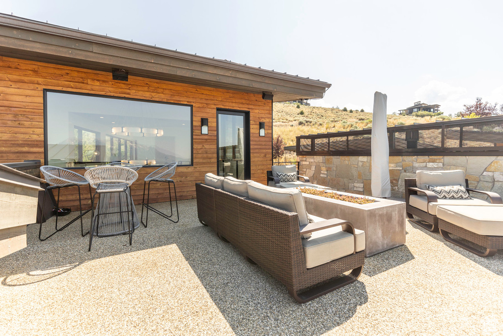 View of patio / terrace featuring an outdoor hangout area