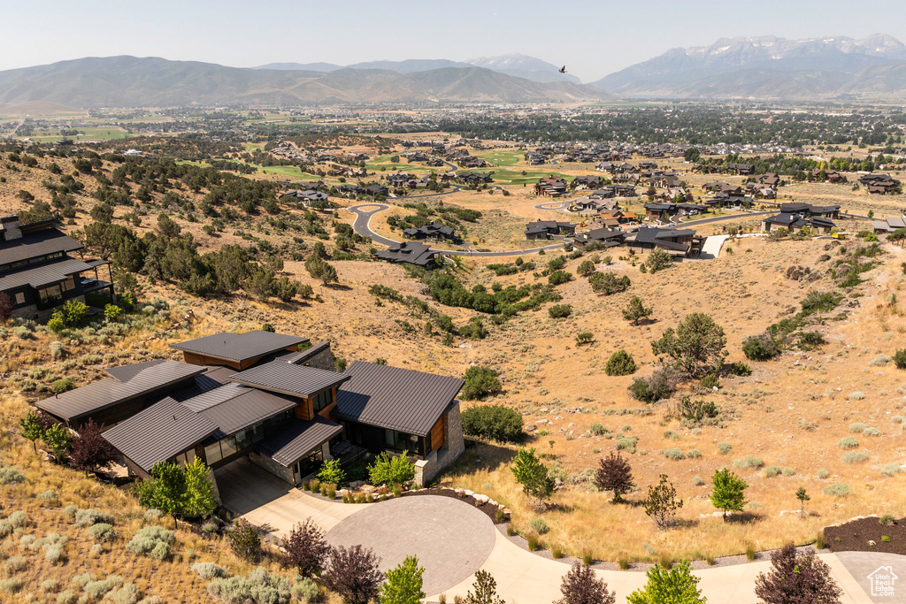 Drone / aerial view featuring a mountain view