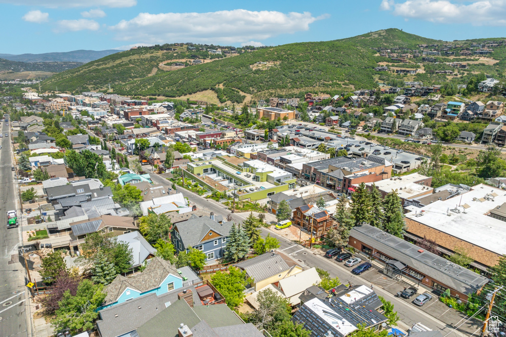 Aerial view with a mountain view