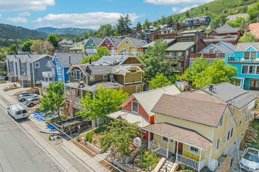 Birds eye view of property featuring a mountain view