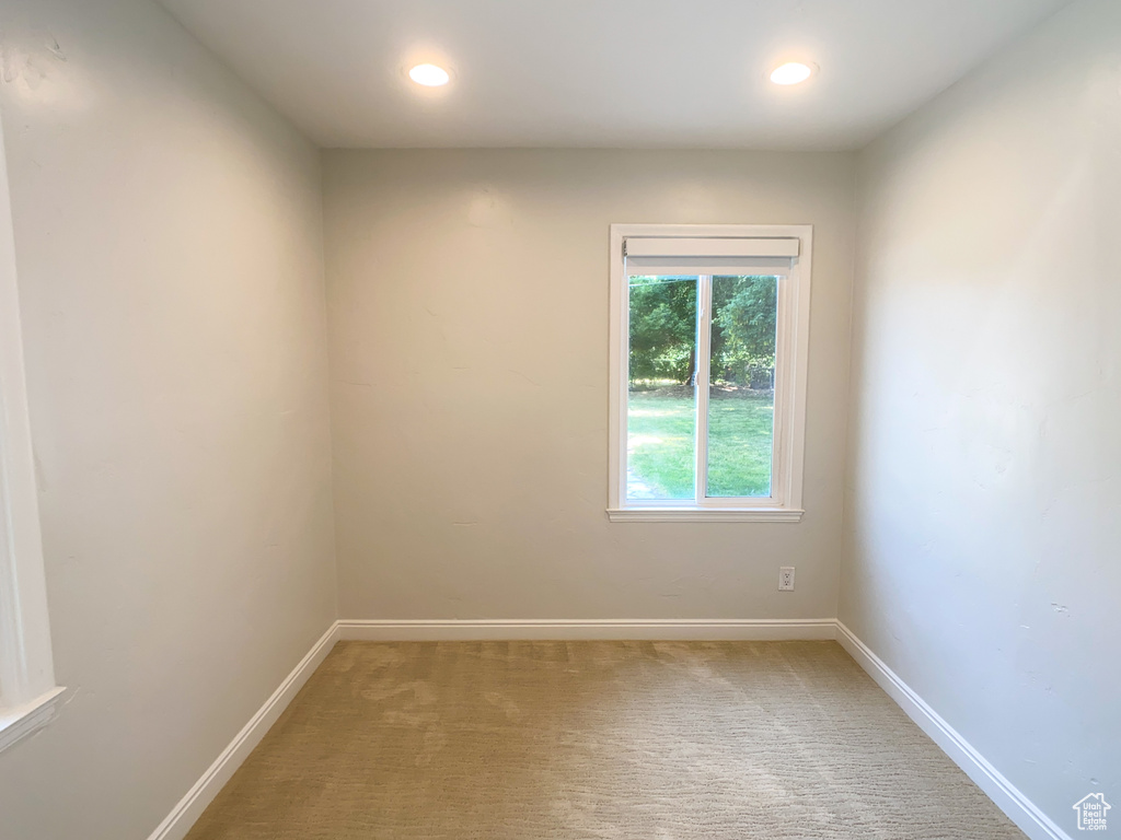 View of carpeted spare room