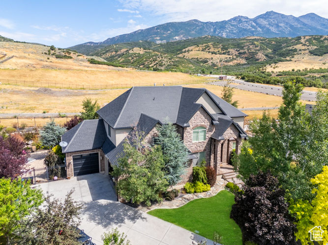 Drone / aerial view featuring a mountain view