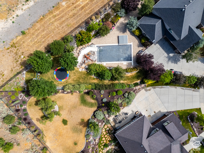 Birds eye view of property