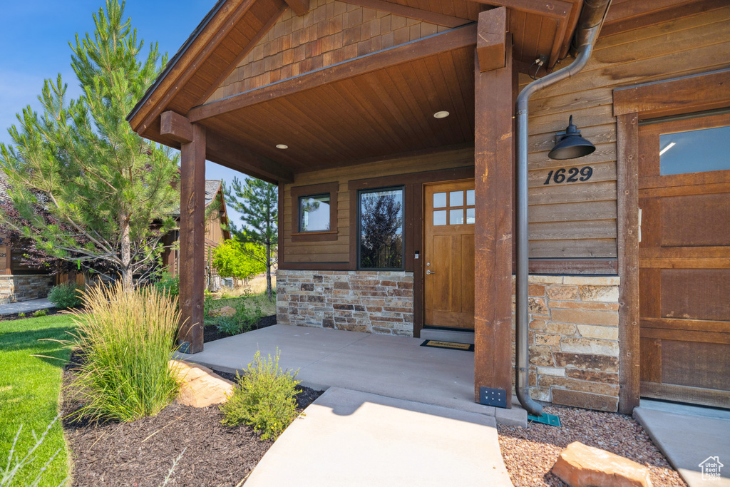 View of property entrance