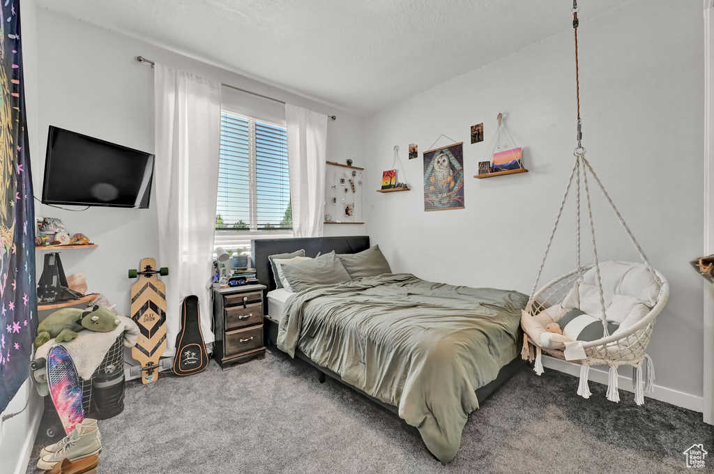 Bedroom with carpet floors