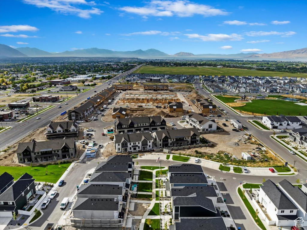 Bird's eye view with a mountain view