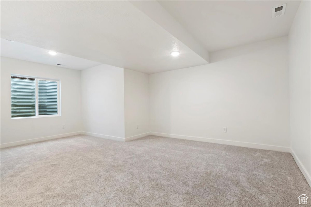 Empty room with light carpet