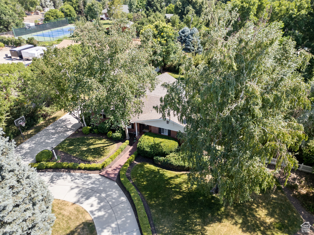 Birds eye view of property