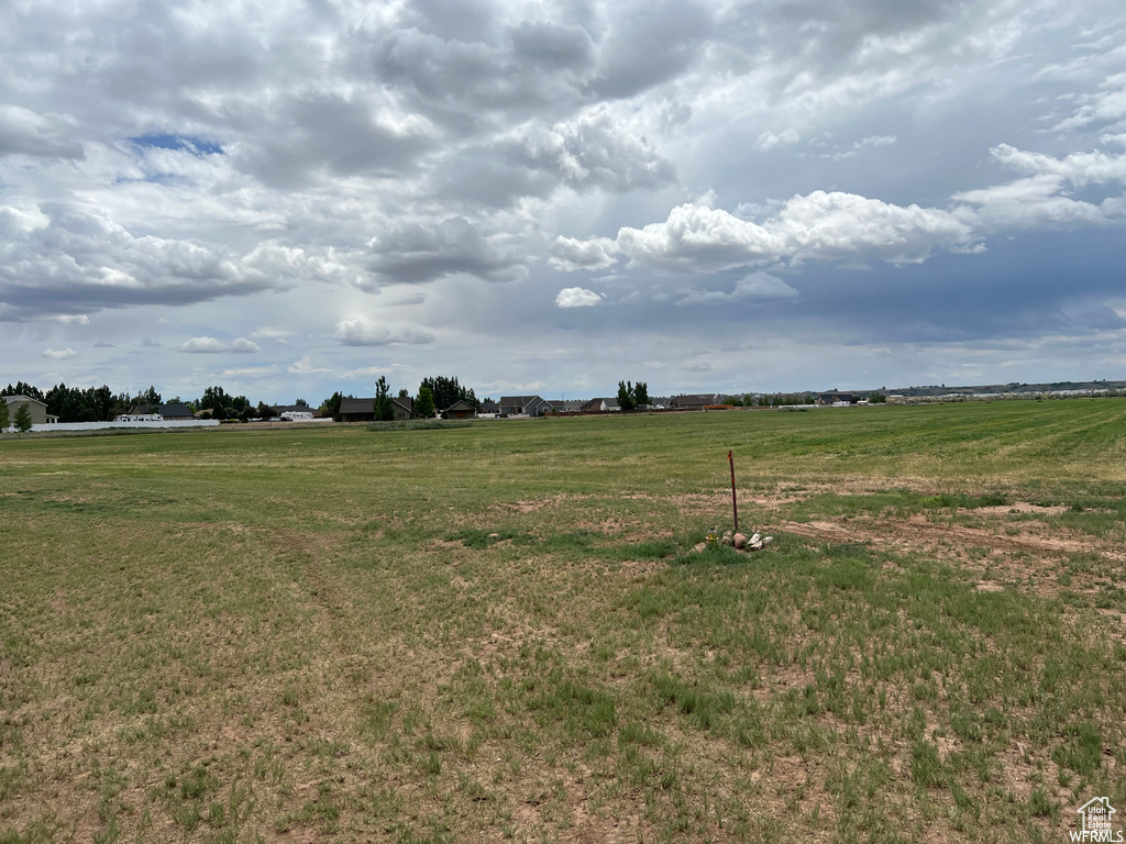 View of yard featuring a rural view