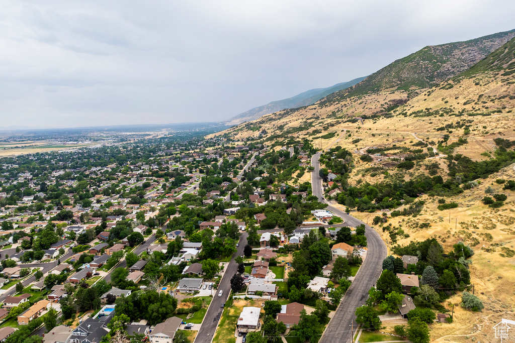 Drone / aerial view featuring a mountain view