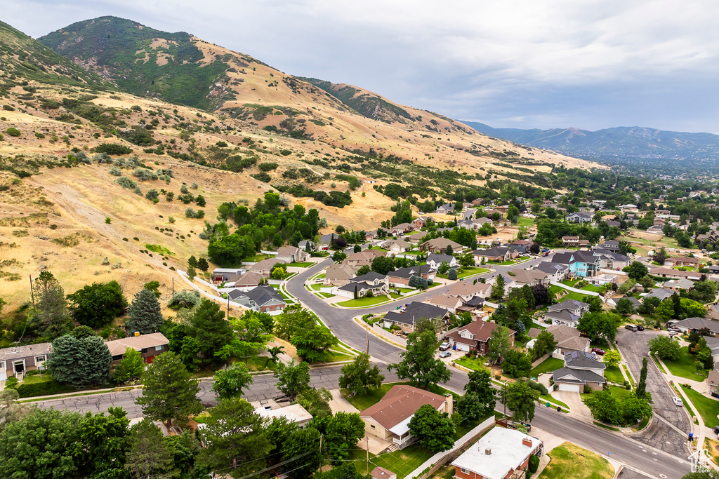 Drone / aerial view featuring a mountain view