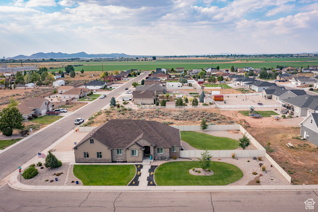 Bird's eye view with a mountain view