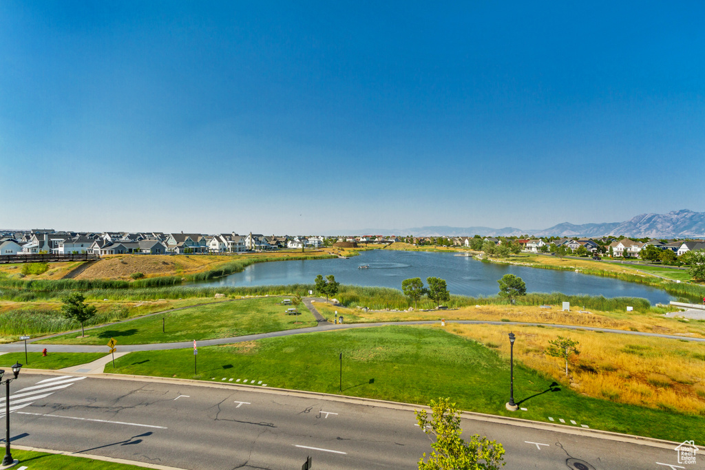 View of water feature featuring a mountain view