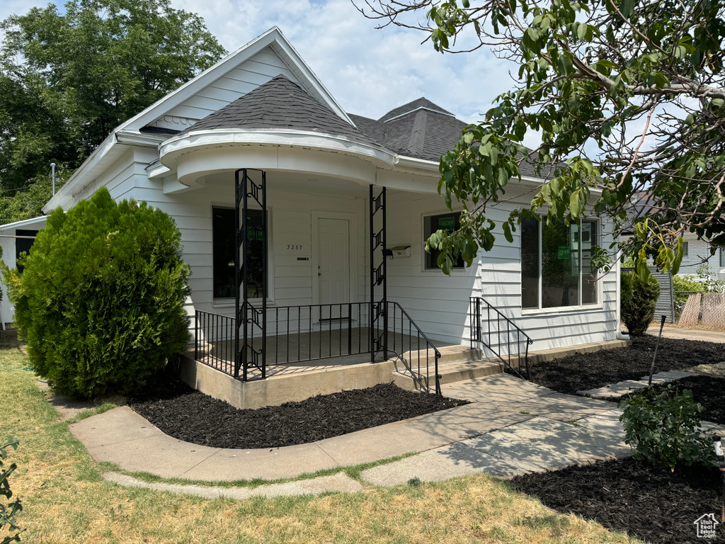 View of front of property featuring a porch