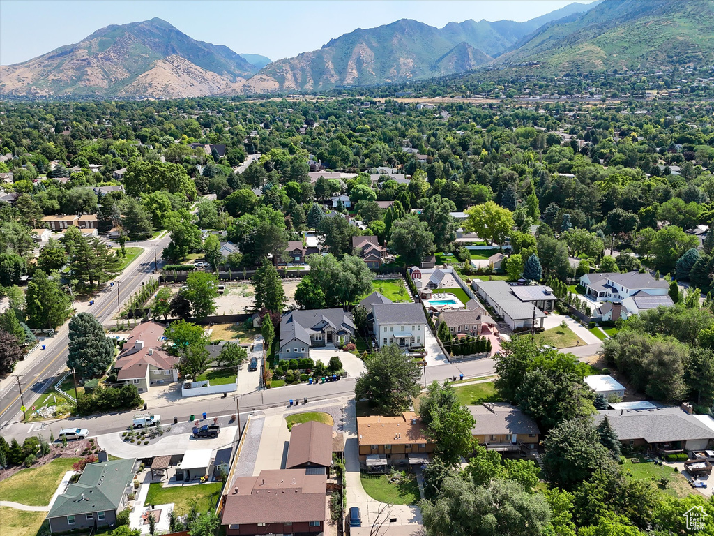 Bird's eye view featuring a mountain view