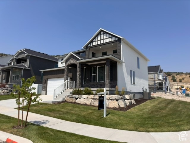 View of front facade with a front lawn