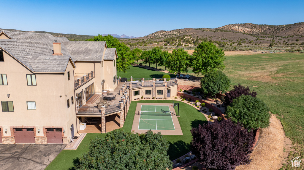 Bird's eye view with a mountain view