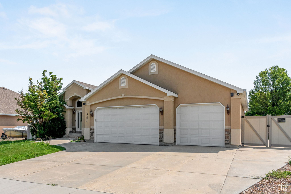 View of front of house featuring a garage