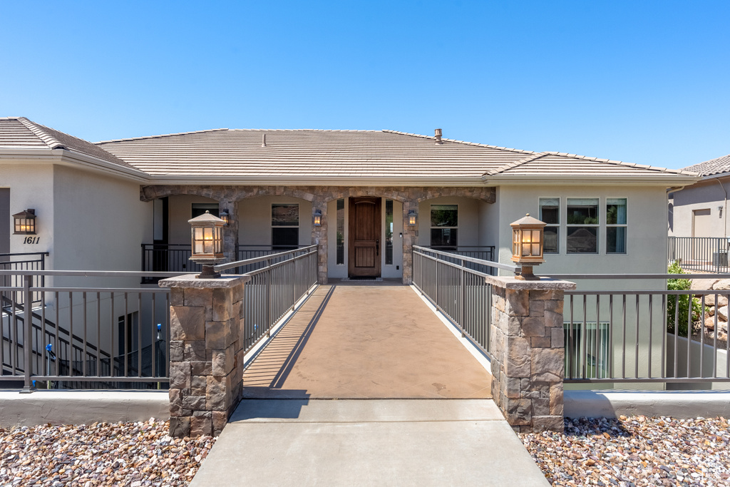 View of front of property