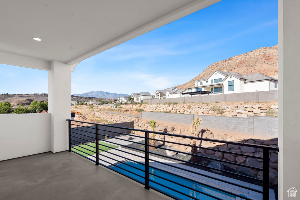 Balcony featuring a mountain view