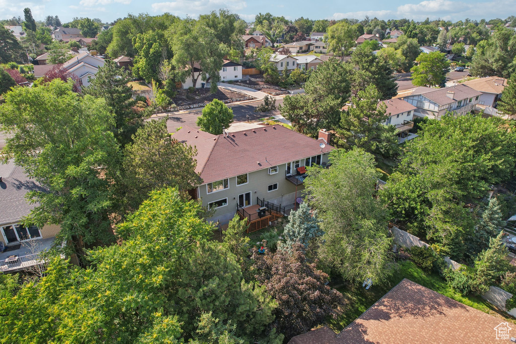 Birds eye view of property