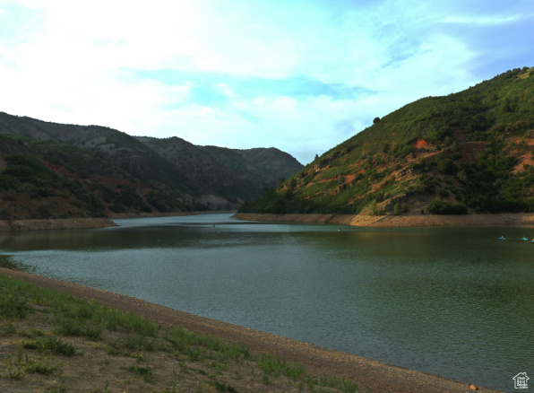 View of water feature featuring a mountain view