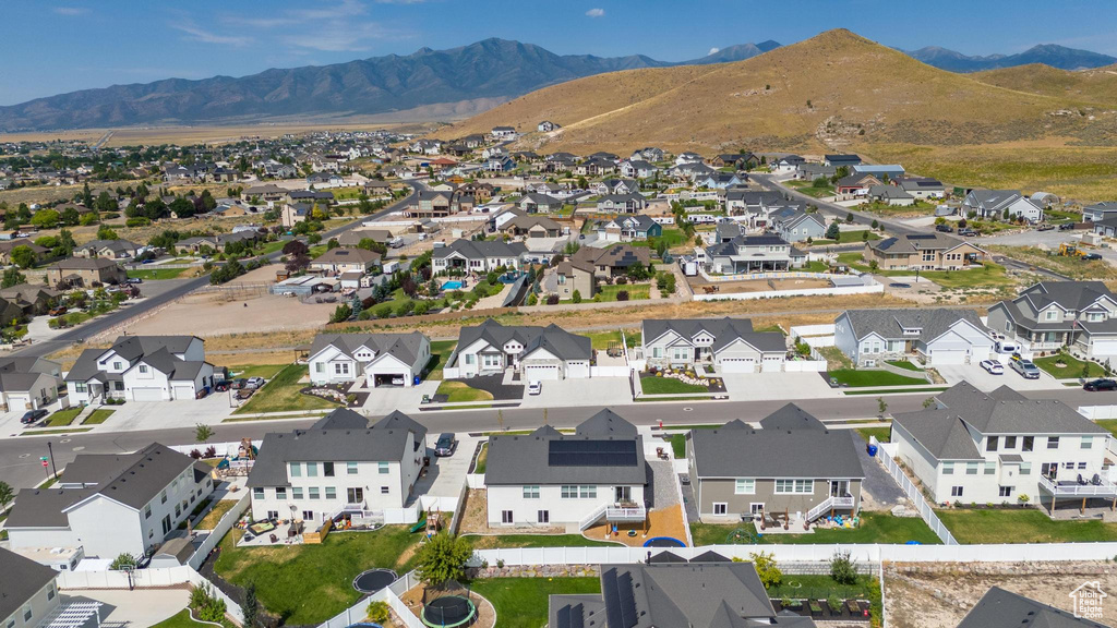 Drone / aerial view featuring a mountain view