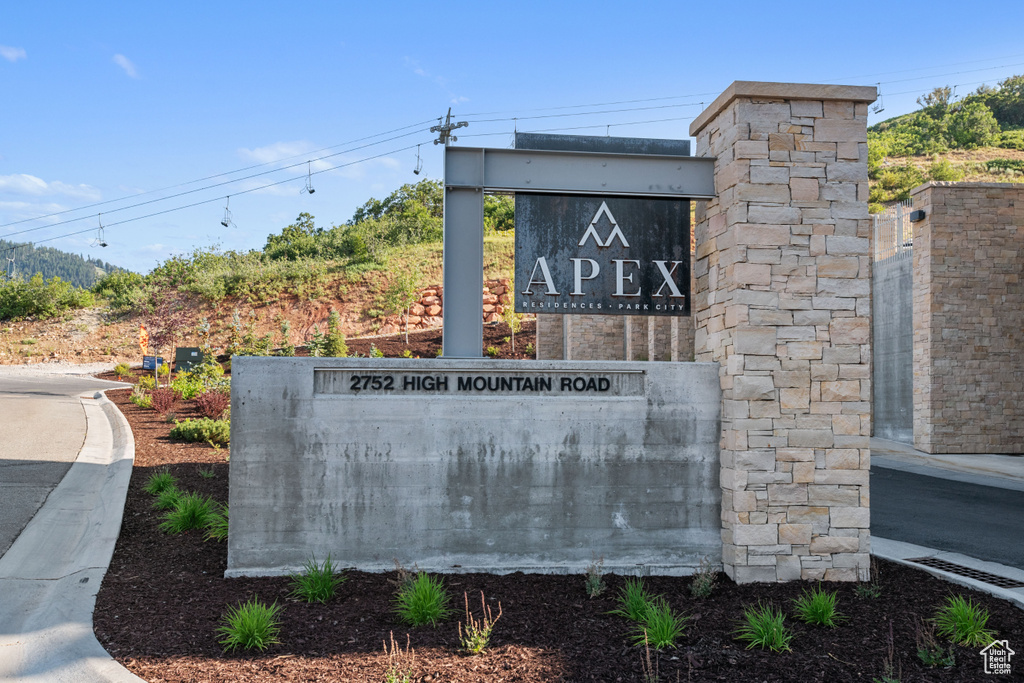 View of community / neighborhood sign